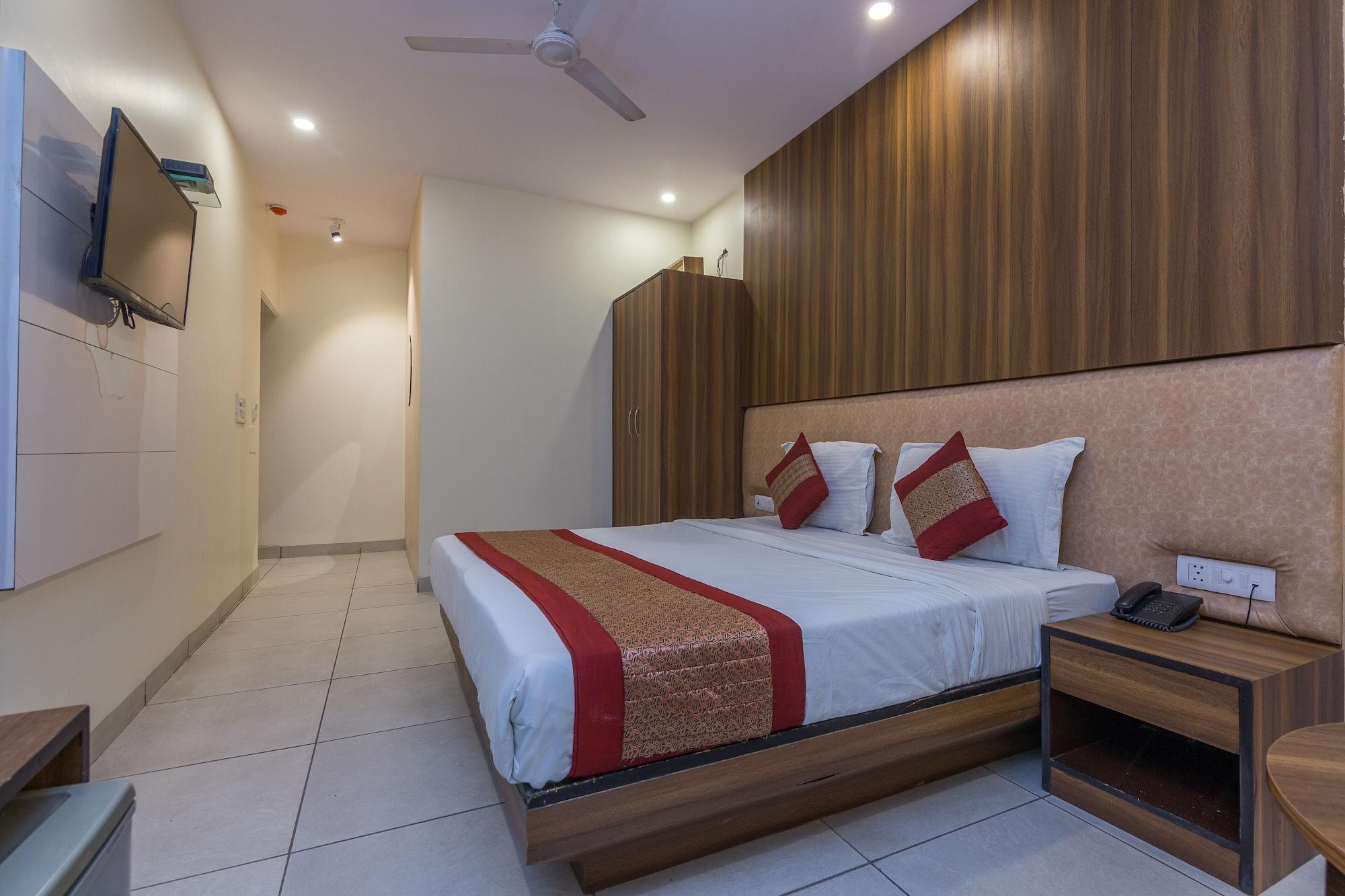Rupam Hotel Дели Экстерьер фото