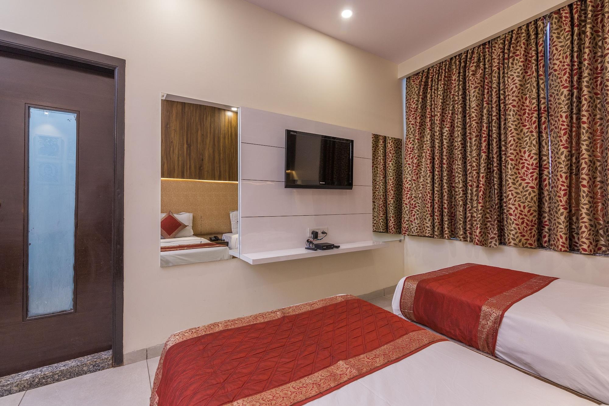 Rupam Hotel Дели Экстерьер фото
