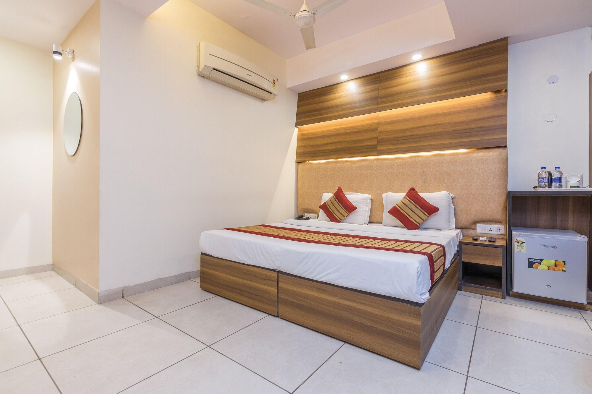 Rupam Hotel Дели Экстерьер фото