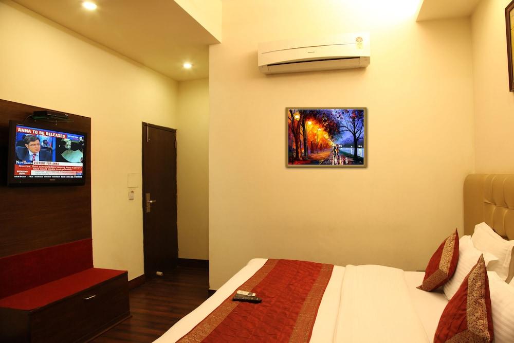 Rupam Hotel Дели Экстерьер фото