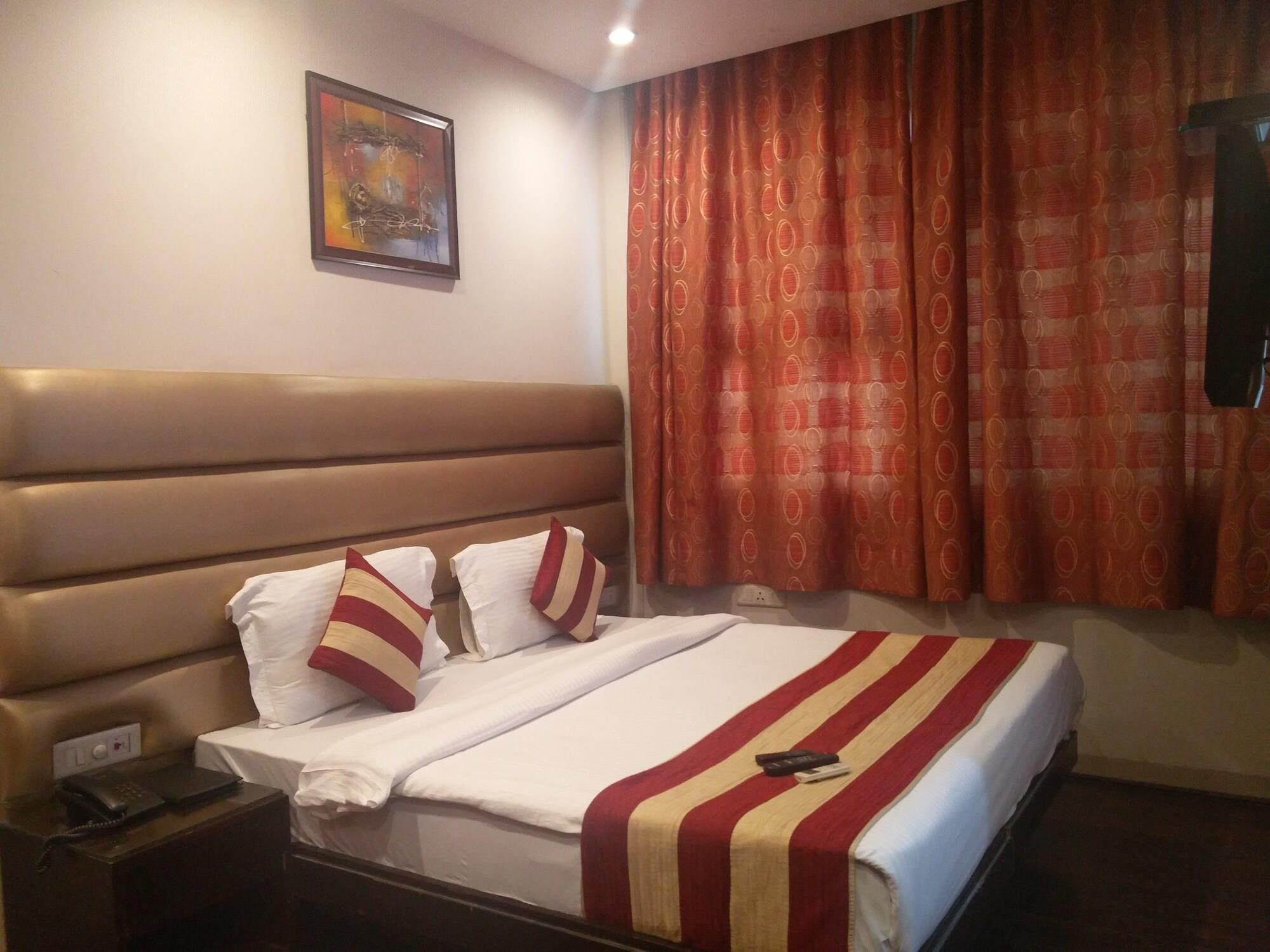 Rupam Hotel Дели Экстерьер фото