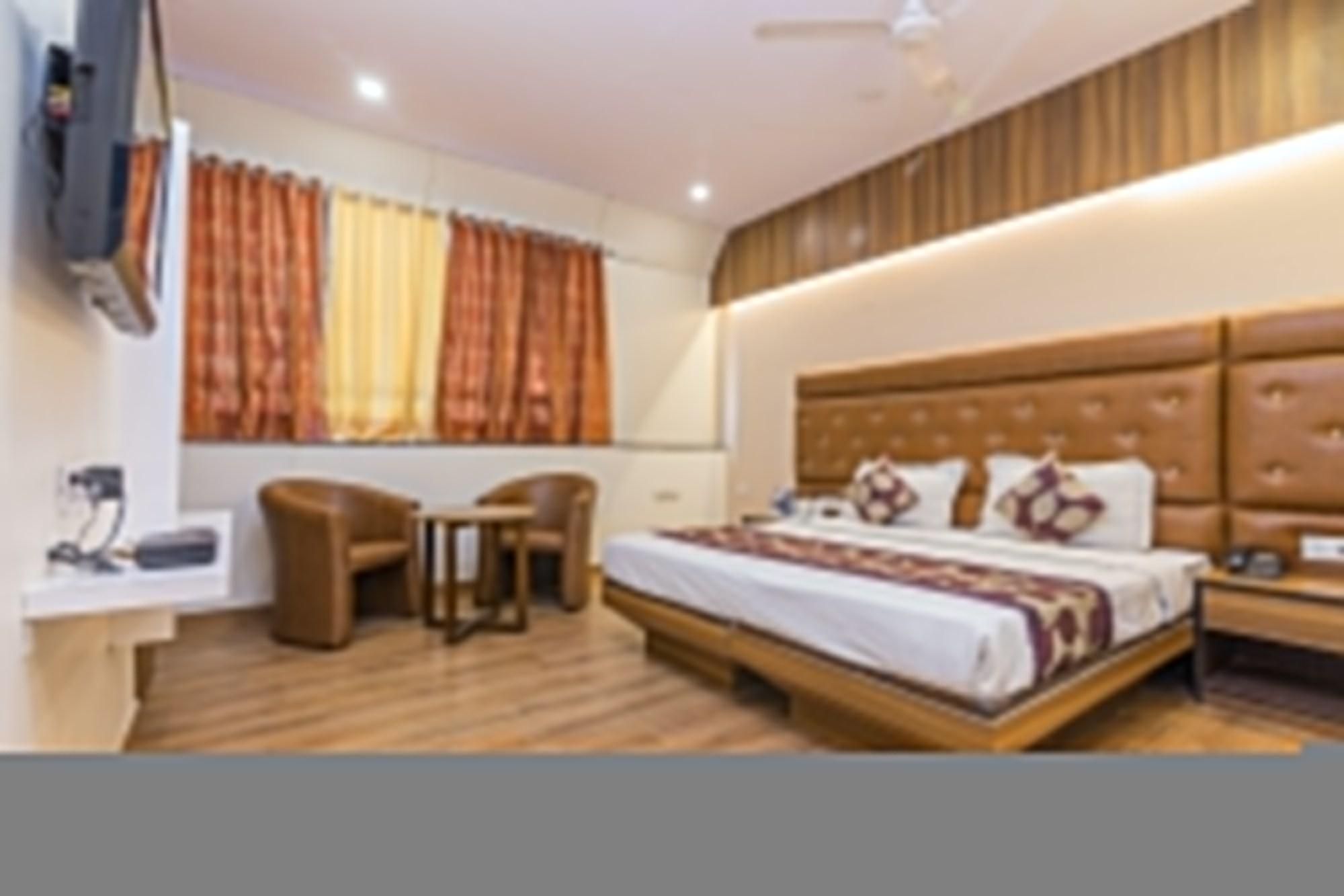 Rupam Hotel Дели Экстерьер фото