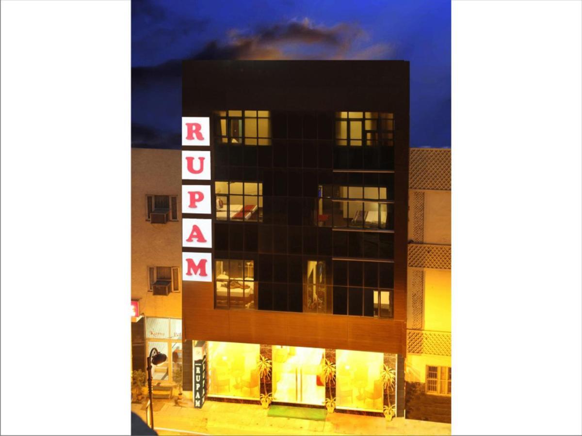 Rupam Hotel Дели Экстерьер фото