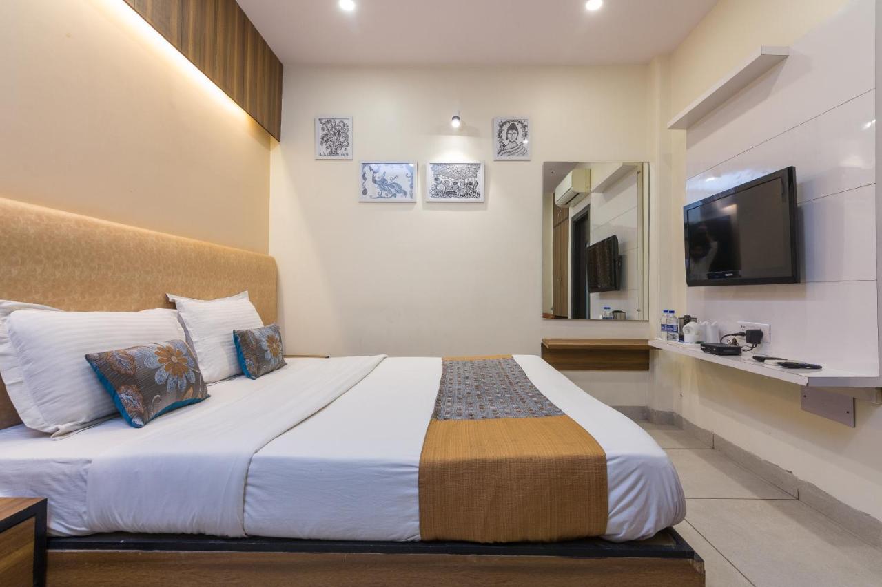 Rupam Hotel Дели Экстерьер фото